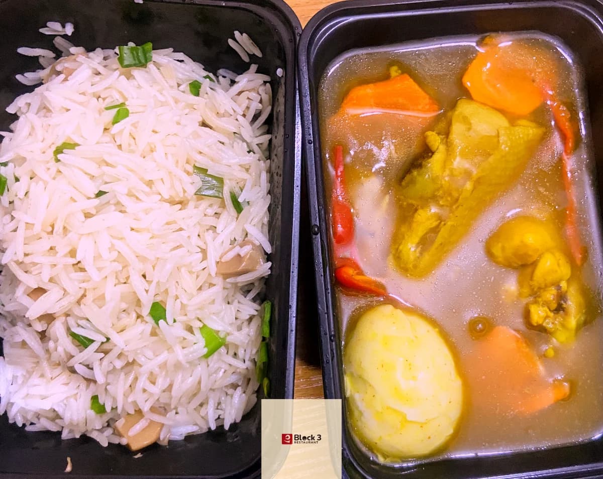 Rice with Sweet curry Chicken and egg sauce